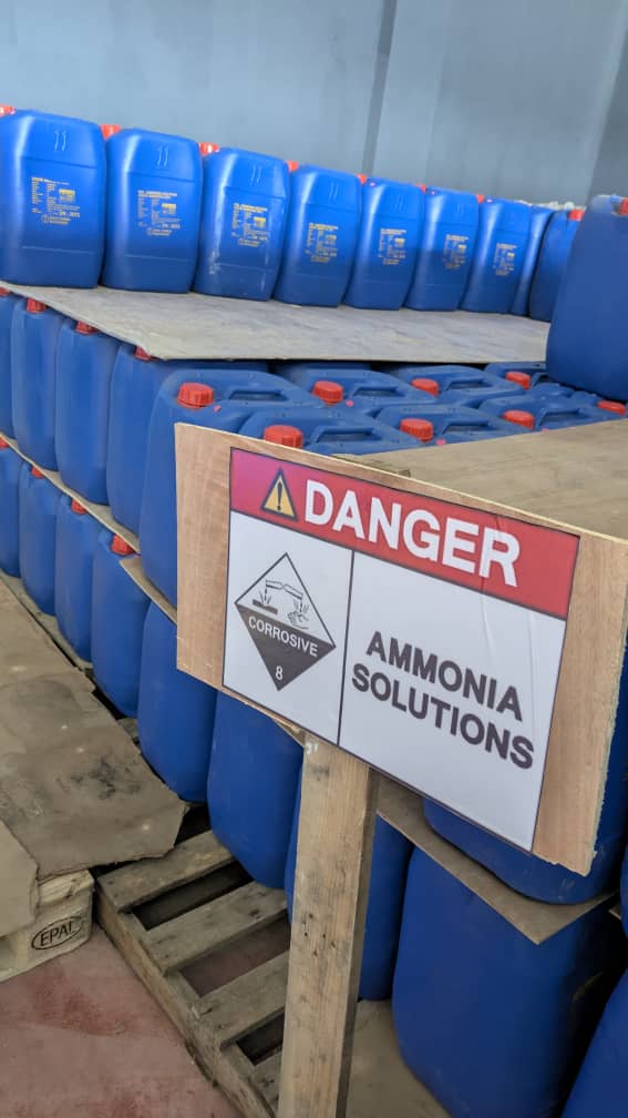Ammonia solution (liquid)